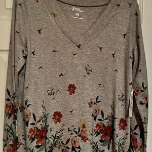 NWT Grace & Lace (M) V Neck Grey Blouse w/ flower accents